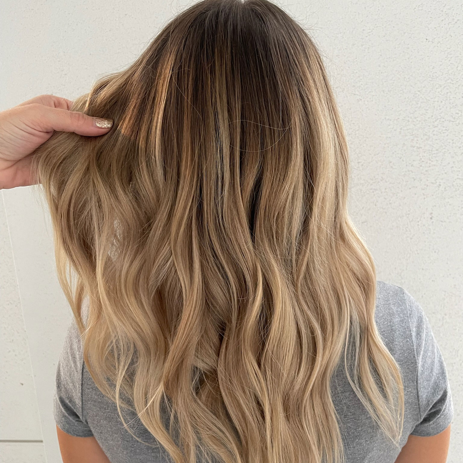 Dimensional blonde waves by Vanessa