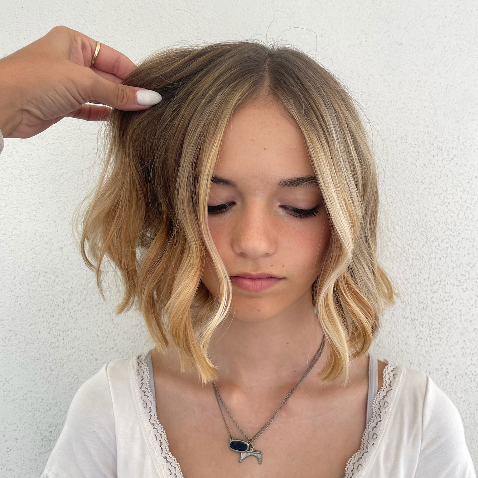 Lived-in blonde bob by Vanessa